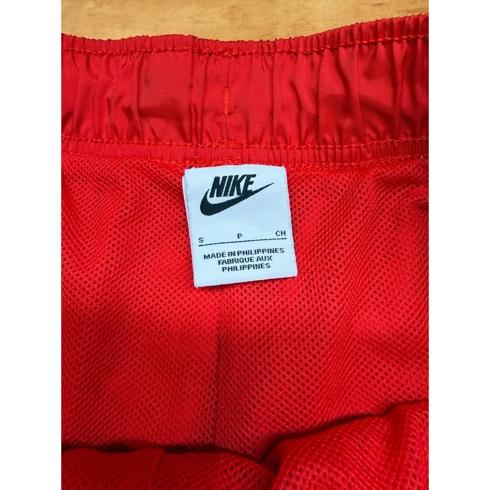 Nike Mens Sportswear Woven Shorts Red Mesh Lined 5 Inch Inseam Small